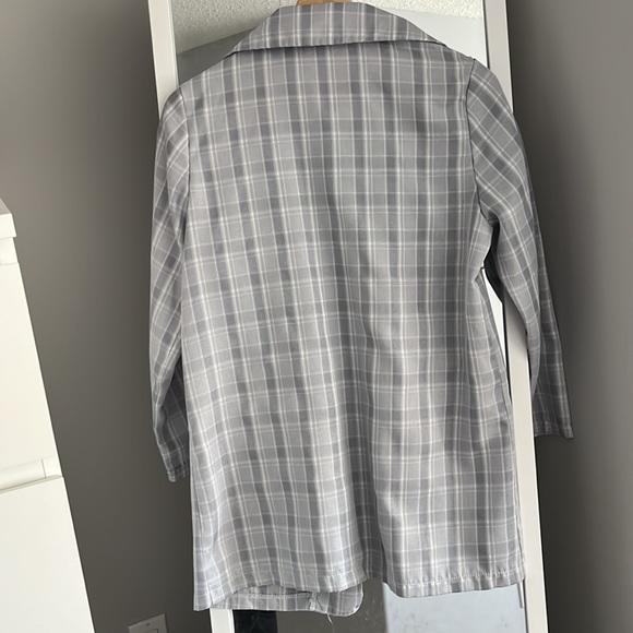 Lightweight Plaid Blazer - Picture 5 of 5